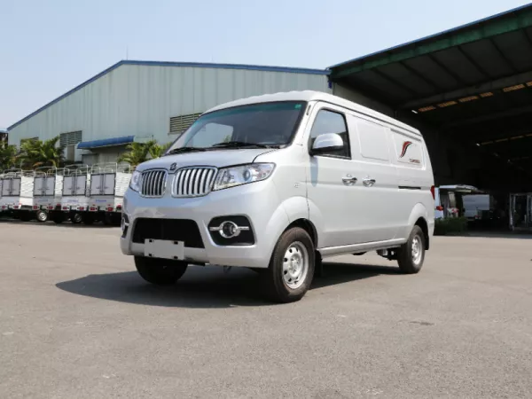 Dịch vụ thay Kính chắn gió xe tải Dongben 2 chỗ tận nơi